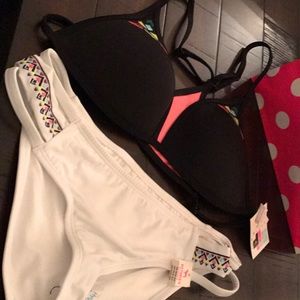 PINK swimsuit top in black med